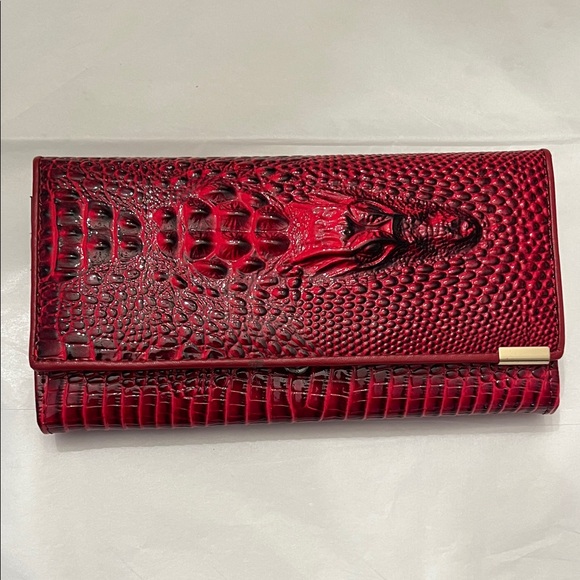 gesilang Handbags - Luxurious Red Embossed Wallet
